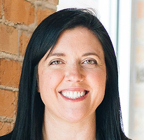 Retrato de Sophie Hartwell líder del equipo de servicio al cliente